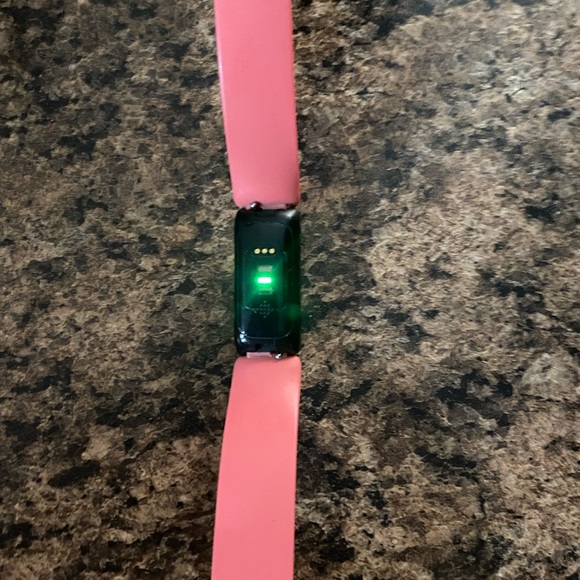 David Yurman Pave diamond Infinity necklace, Fitbit versa 2, jvc Gumy wireless! - Picture 7 of 10